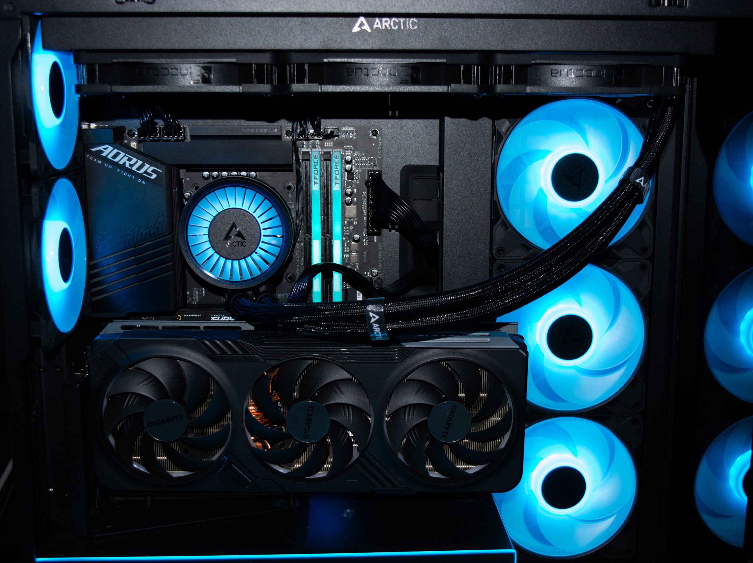 مراجعة مراوح NF-A14x25 G2 PWM Chromax Black